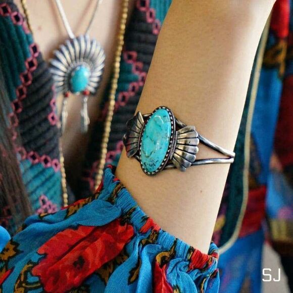 Native American Turquoise Winged Abedabun Sterling Silver Cuff Bracelet in Gift - Picture 11 of 14